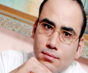 مصر اليوم - عمرو فهمي يحتفل بتوقيع كتاب ابنته الأحد